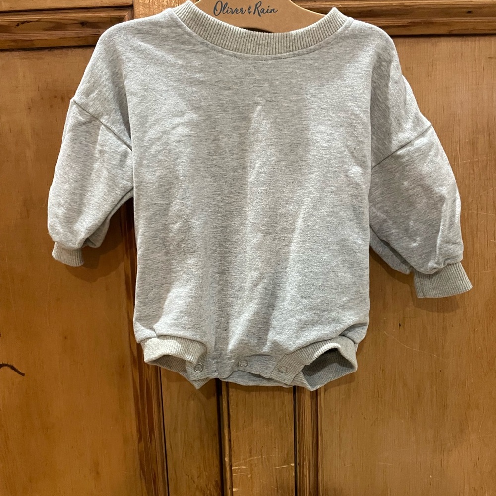 Gray Classic Crew Neck Sweatshirt